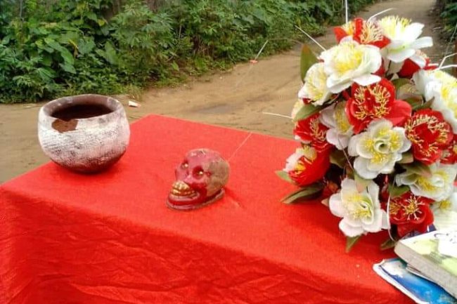 PHOTOS OF PEOPLE TIED WITH KEYS FOUND DUMPED AMONG OTHER FETISH ITEMS IN AKWA IBOM 