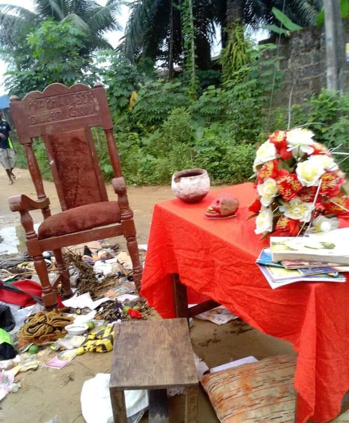 PHOTOS OF PEOPLE TIED WITH KEYS FOUND DUMPED AMONG OTHER FETISH ITEMS IN AKWA IBOM 