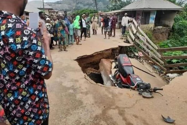 2 INJURED AS BRIDGE COLLAPSE IN IRAGBIJI, OSUN