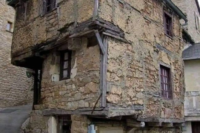 MEET THE OLDEST HOUSE IN FRANCE