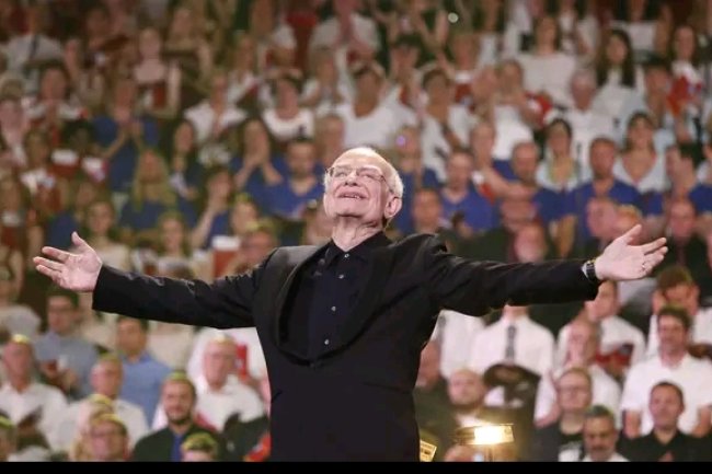 RECORD-BREAKING CHOIRS IN THE WORLD 