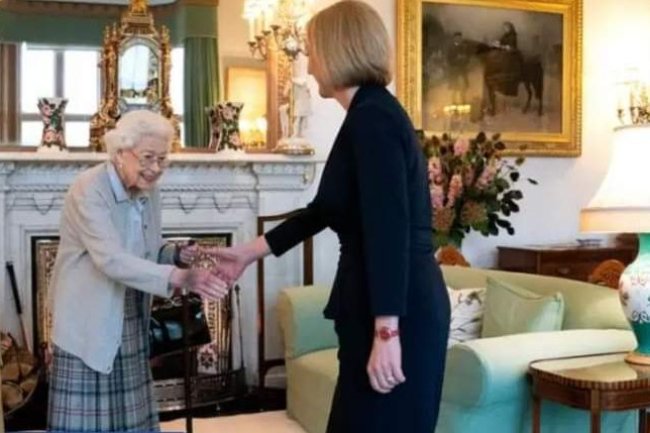 LIZ TRUSS BECAME BRITAIN’S NEXT PRIME MINISTER AFTER MEETING WITH QUEEN ELIZABETH II