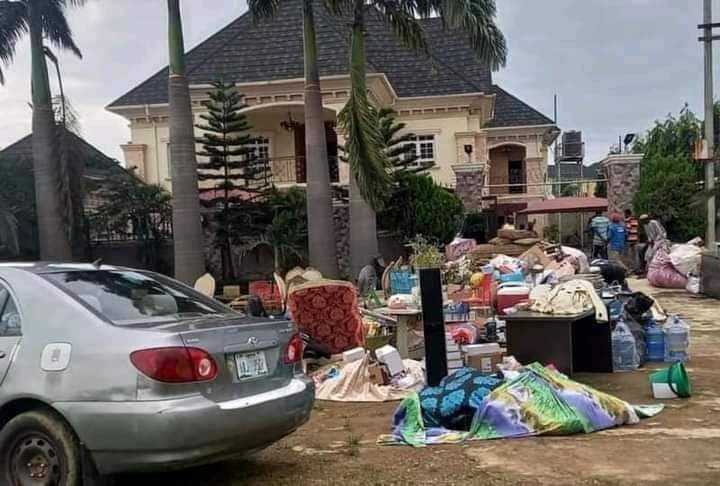 NIGERIAN BILLIONAIRE ARTHUR EZE FORCIBLY EVICTS LATE BROTHER’S SON, PRINCE OLISA, FAMILY FROM HOUSE OVER ALLEGATION OF N1.5BILLION THEFT