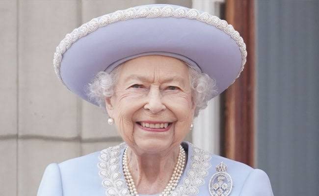 QUEEN ELIZABETH II DIES AT 96