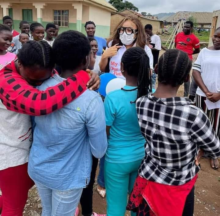 ACTRESS TONTO DIKEH OFFERS SCHOLARSHIP TO 1000 NIGERIAN STUDENTS