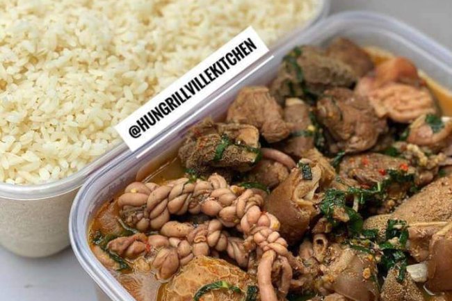 STEAMED WHITE RICE WITH ASSORTED GOAT MEAT PEPPER SOUP