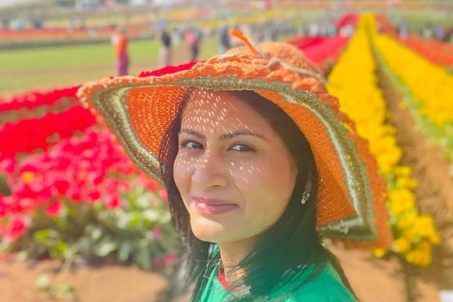 TO FEEL COMFORTABLE WITH YOURSELF, YOU HAVE TO BE YOUR REAL SELF