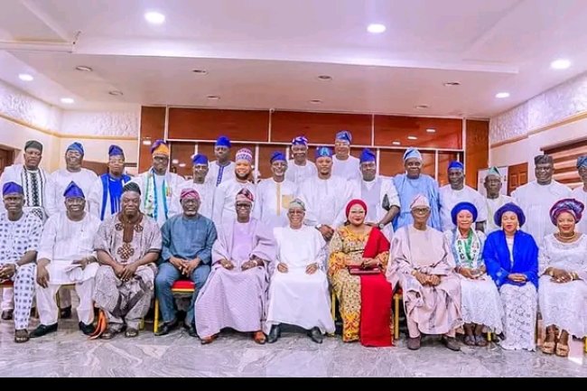 OSUN LG ELECTION: OYETOLA SWEARS IN 69 COUNCIL CHAIRMEN... CHARGES THEM TO HIT THE GROUND RUNNING, BE MAGNANIMOUS IN VICTORY 