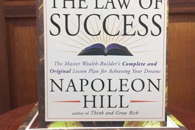 10 LIFE CHANGING QUOTES FROM THE LAW OF SUCCESS BY NAPOLEON HILL 