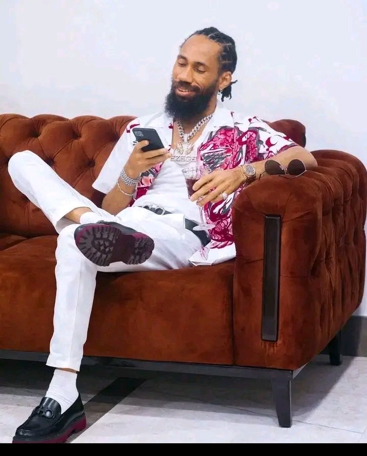 DO YOU KNOW THAT NO AMOUNT OF MONEY CAN MAKE PHYNO TO SHAVE HIS BEARD?
