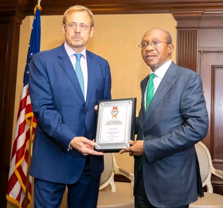 EMEFIELE BAGS EUROKNOWLEDGE AWARD FOR DIGITAL TRANSFORMATION... WOOS FOREIGN INVESTORS 