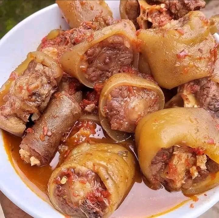 APPETIZING OXTAIL PEPPER SOUP