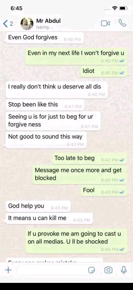 UNIVERSITY STUDENT SHARES WHATSAPP CHAT WITH LECTURER WHO WANTED TO SEX HER