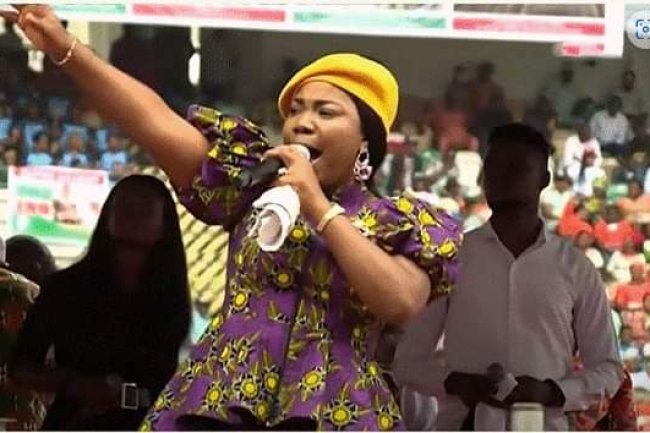 MERCY CHINWO PERFORMS AT PDP RALLY IN AKWA IBOM 