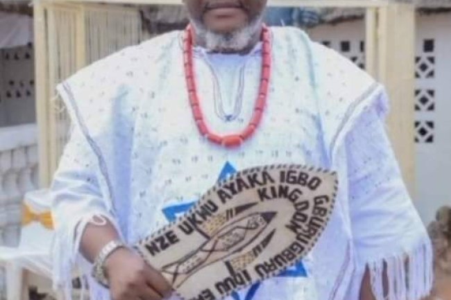 ICONIC NOLLYWOOD DIRECTOR, UGEZU .J. UGEZU RECEIVES THE TITLE OF NZE UKWU, AYAKA IGBO GBURUGBURU OF IDUU ERI KKINGDOM