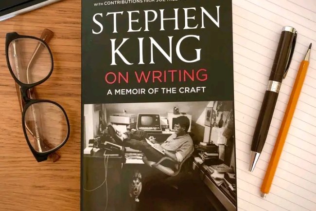 7 POWERFUL LESSONS FOR WRITERS FROM "ON WRITING" BY STEPHEN KING 