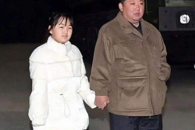 PHOTOS: KIM JONG UN STEPS OUT WITH DAUGHTER FOR MISSILE LAUNCH 