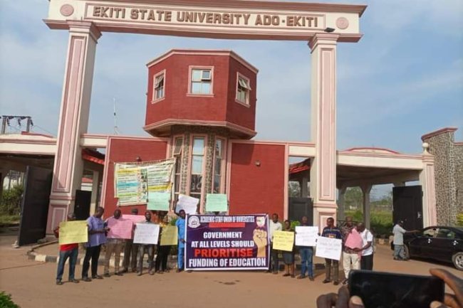 EKSU-ASUU MEMBERS PROTEST FG'S NO-WORK-NO-PAY POLICY