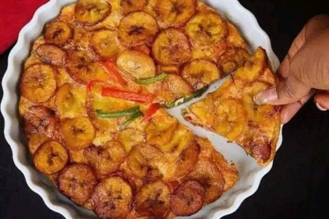 HOW TO MAKE PLANTAIN EGG PIZZA