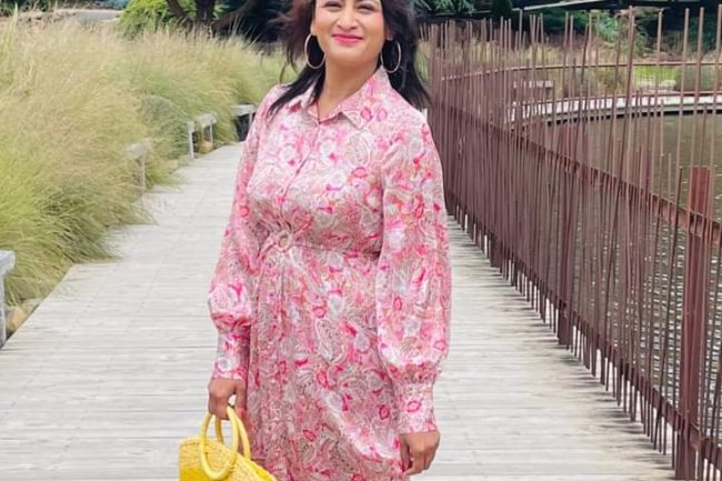 "BE VIBRANT. YOU WILL MAKE YOUR LIFE BEAUTIFUL AND THEIR LIFE COLOURFUL."