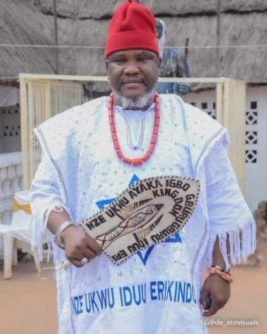 ICONIC NOLLYWOOD DIRECTOR, UGEZU .J. UGEZU RECEIVES THE TITLE OF NZE UKWU, AYAKA IGBO GBURUGBURU OF IDUU ERI KKINGDOM