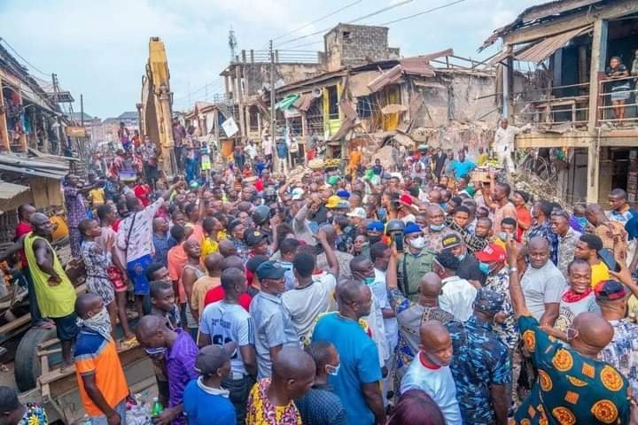 SEE HOW ONITSHA PEOPLE WELCOMED PETER AS HE VISITS SCENE OF THE FIRE EXPLOSION AT OGBO OGWU MARKET