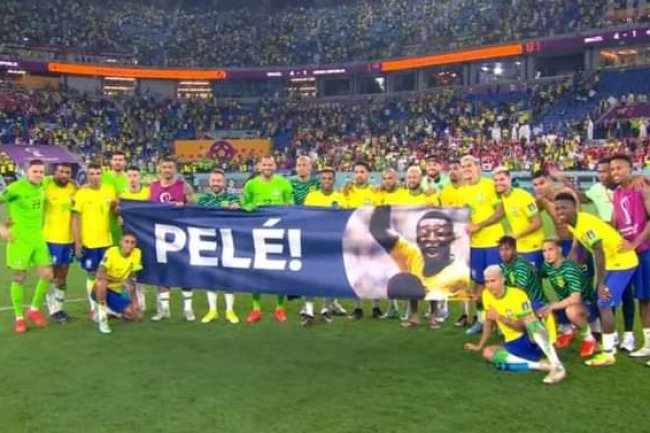 PHOTOS: BRAZIL UNVEIL PELE BANNER AFTER SOUTH KOREA MATCH