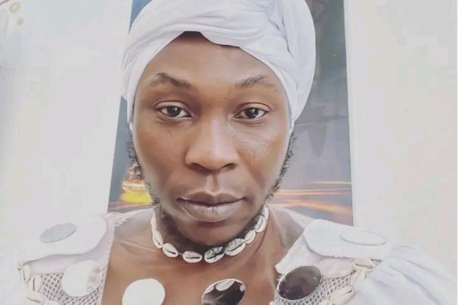 SEUN KUTI DRESSES LIKE WOMAN FOR BIRTHDAY SHOOT