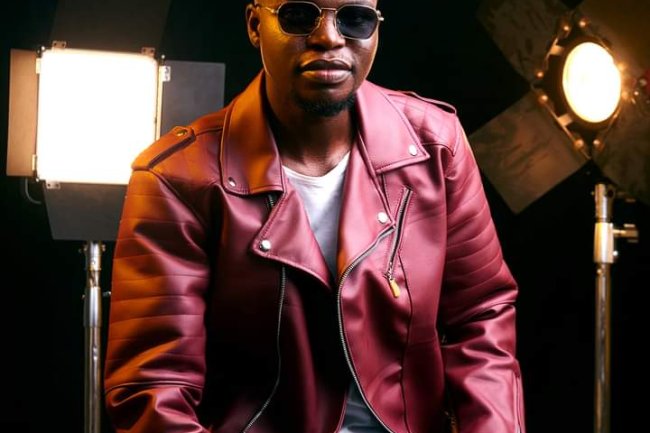 LEARN HOW TO SING ON KEY EFFORTLESSLY