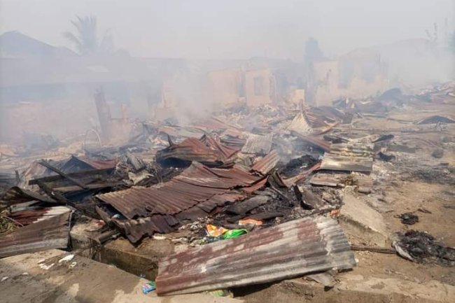 PHOTOS: FIRE RAZES HOUSES IN RIVERS