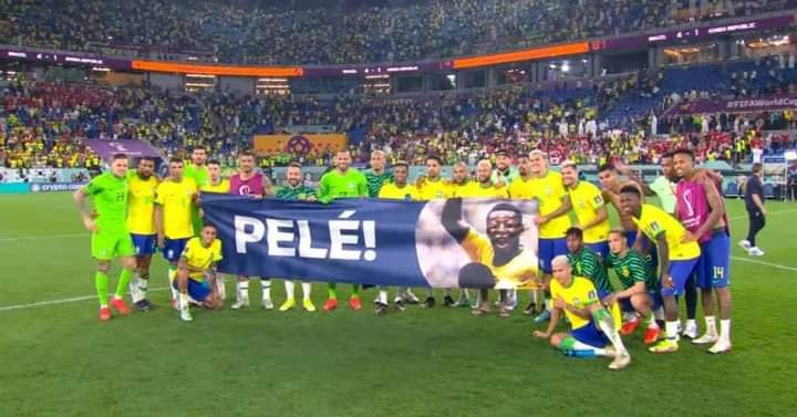 PHOTOS: BRAZIL UNVEIL PELE BANNER AFTER SOUTH KOREA MATCH