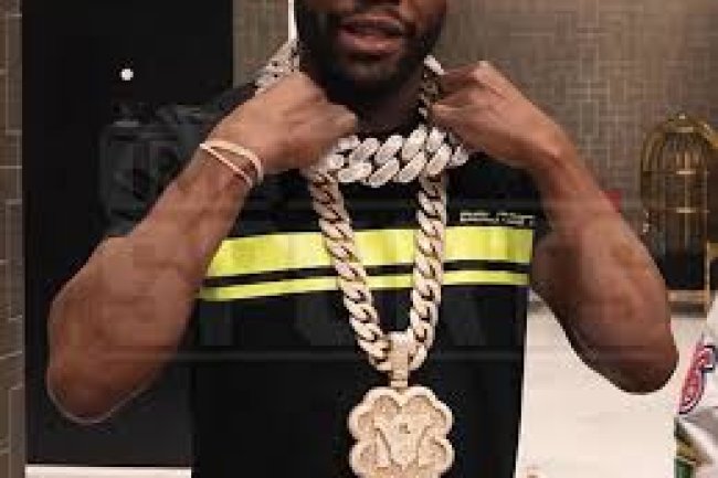 Floyd Mayweather 1Million Dollar Chain: Check it out