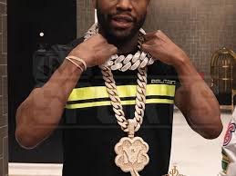 Floyd Mayweather 1Million Dollar Chain: Check it out