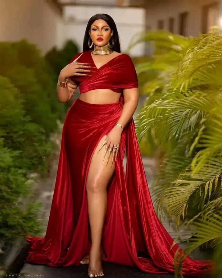 QUEENS DON'T NEED VALENTINE TO FEEL LOVED. YOU'RE LOVED ALWAYS! - OMOSEXY