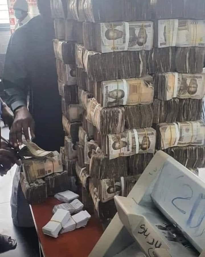 HOW TO DEPOSIT YOUR OLD NAIRA NOTES IN THE CBN BANK 