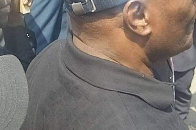 PHOTOS: ATIKU, OTHERS LEAD PROTEST TO INEC HEADQUARTERS