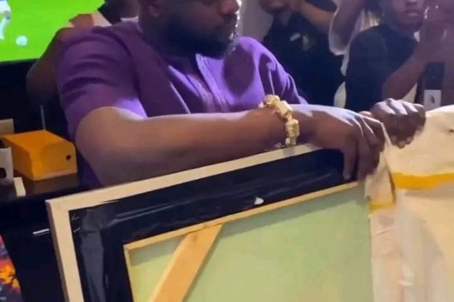 GROOM IN TEARS AS BRIDE GIFTS HIM LATE MOTHER'S PAINTING