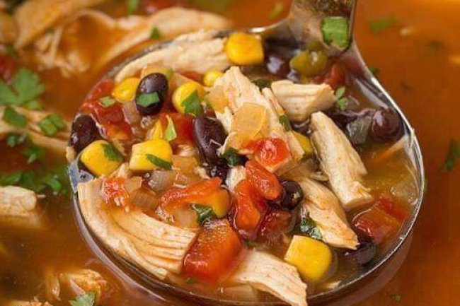 CHICKEN TORTILLA CROCK POT SOUP