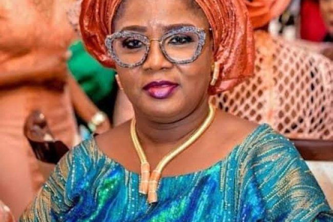 SUPPORT MY DAD, HE CAN’T DO IT ALONE, TINUBU’S DAUGHTER BEGS NIGERIANS