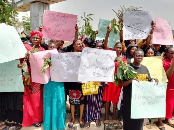 PHOTOS: WOMEN PROTEST IN ABUJA OVER ELECTIONS, THREATEN TO GO NAKED