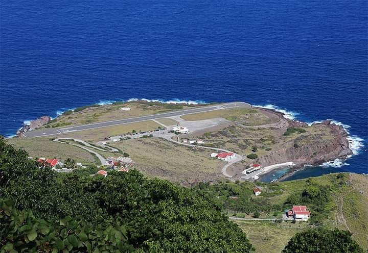 JUANCHO YRAUSQUIN AIRPORT, THE SMALLEST IN THE WORLD 