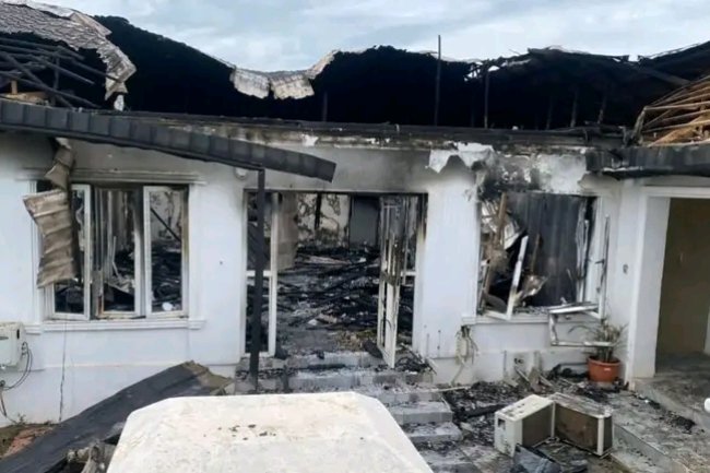 OONI OF IFE'S PALACE GUTTED BY FIRE