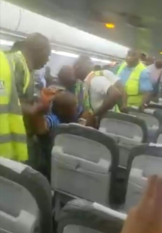 “OBIDIENTS!, TINUBU CAN’T BE SWORN IN AS PRESIDENT” — MAN KICKED OFF A PLANE FOR ALLEGEDLY ATTEMPTING TO HIJACK AN ABUJA-LAGOS FLIGHT 