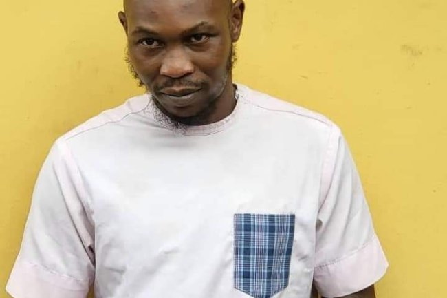 SEUN KUTI APOLOGIZED, HAVE POLICEMAN ₦‎12,000 TO REPAIR VEHICLE  