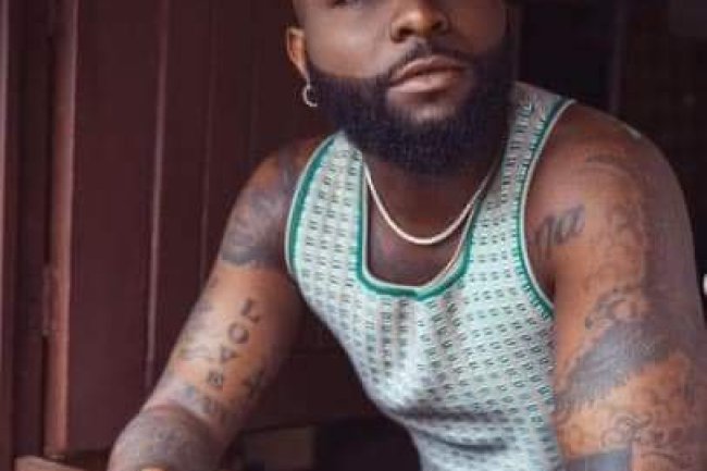 "MY MUM, SON ARE DANCING TO MY TIMELESS ALBUM" - DAVIDO