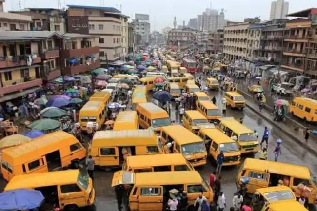 BREAKING: FUEL SUBSIDY: SANWO-OLU ANNOUNCES 50 PER CENT REDUCTION ON LAGOS BUSES