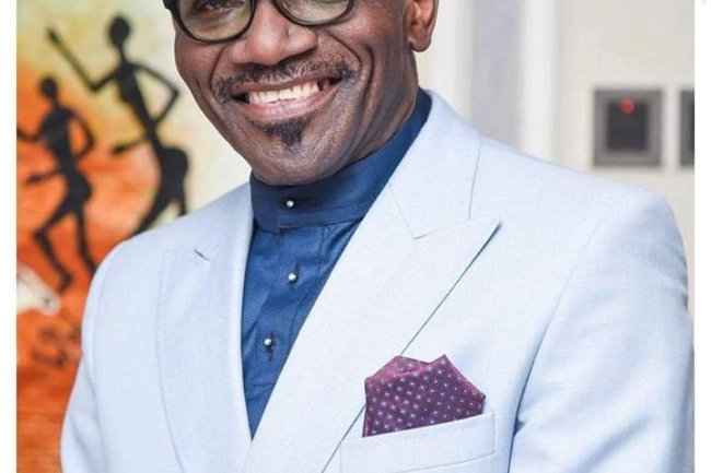 SANWO-OLU CONDOLES WITH FAMILY OF PASTOR ODUKOYA