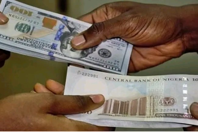 NAIRA GAINS, EXCHANGES AT N757.51 TO DOLLAR