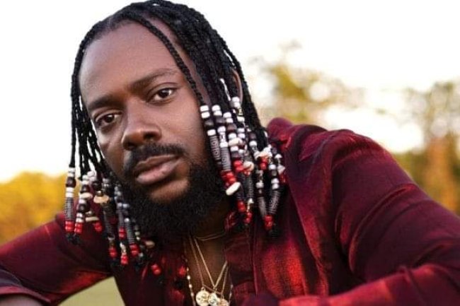 ADEKUNLE GOLD TALKS ABOUT STAGE PERFORMANCE