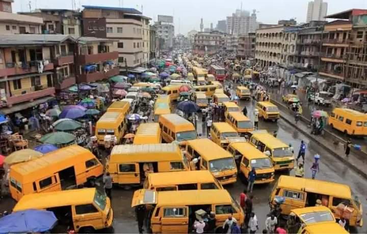 BREAKING: FUEL SUBSIDY: SANWO-OLU ANNOUNCES 50 PER CENT REDUCTION ON LAGOS BUSES